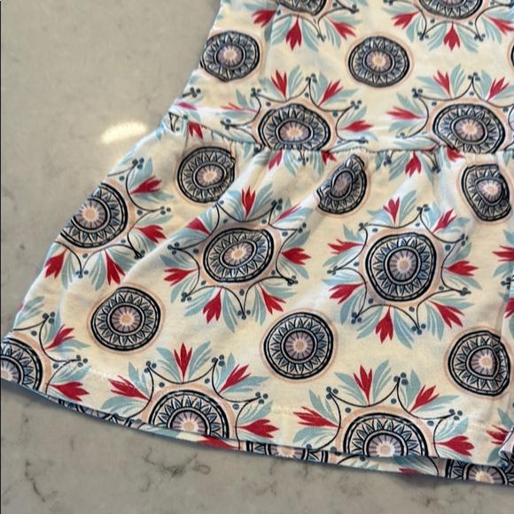 Tea Collection Patterned Top with Ruffle Hem - Picture 5 of 10